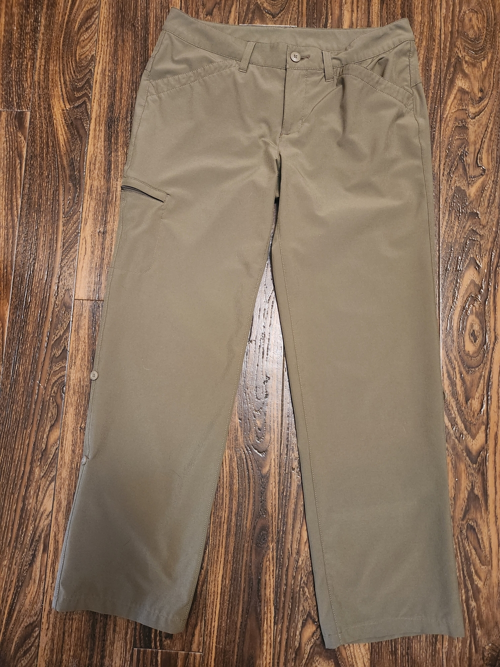 Eddie Bauer Straight-Leg Performance Pants in Olive